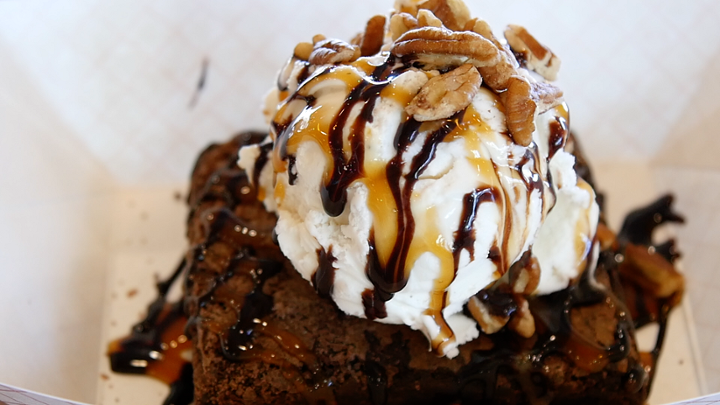 Warm Fudge Brownie Sundae