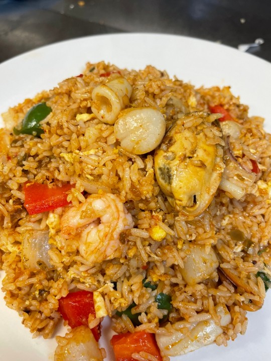 SPICY BASIL SEAFOOD FRIED RICE