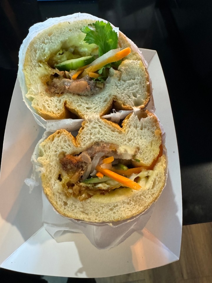 Banh Mi Trung Chien - Fried Egg*