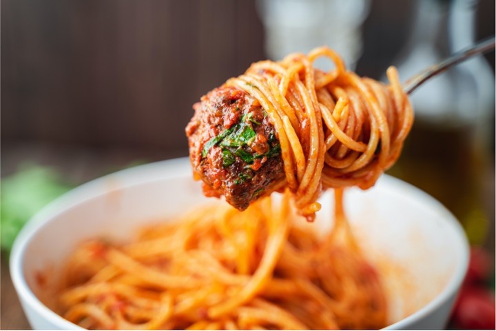 Medium Spaghetti, Meatballs and Garlic Bread
