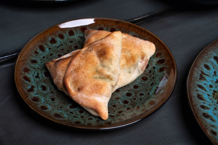 SPINACH TURNOVER (2 PIECE)