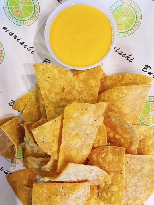 Corn Chips with Queso (4 oz)