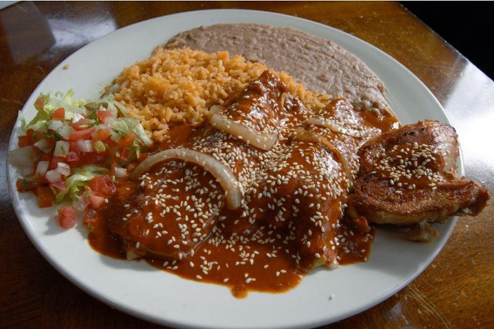 Enchiladas en Mole