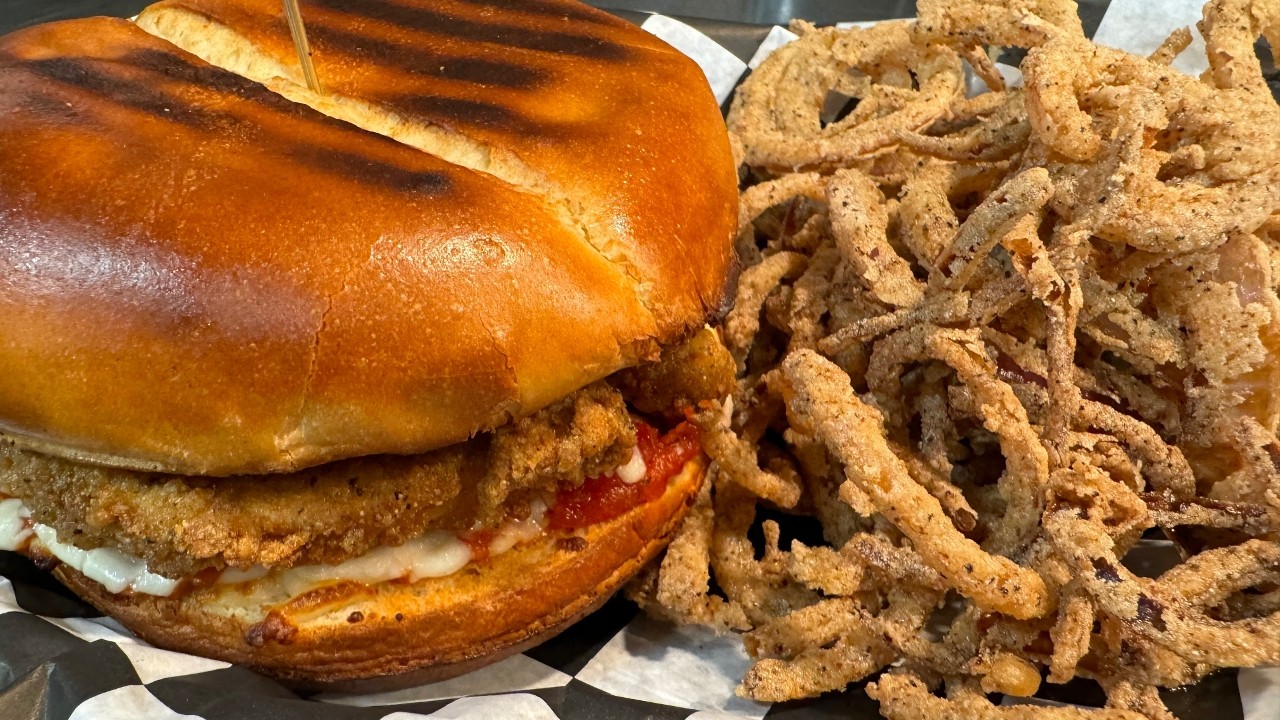 Strip's Chicken & Brewing - Merriam