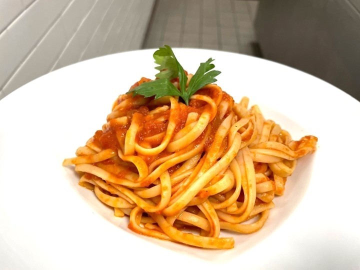 Linguini w/ Marinara & Parmesan