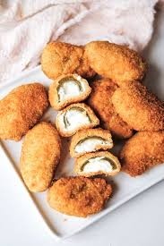 8 Jalapenos Poppers w/chedder cheese