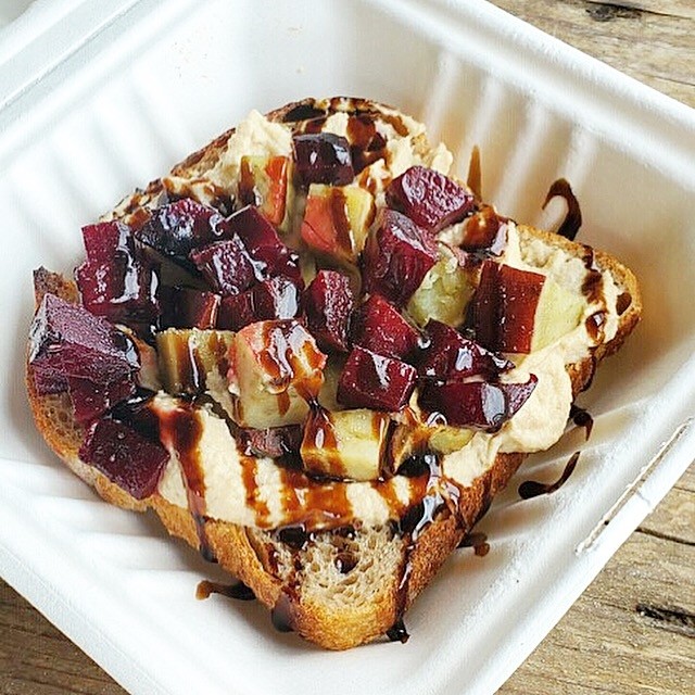 Balsamic Hummus Toast (Vegan)