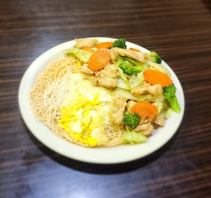 Pan Fried Rice Noodles w/ Chicken -  Ap Chao Ga