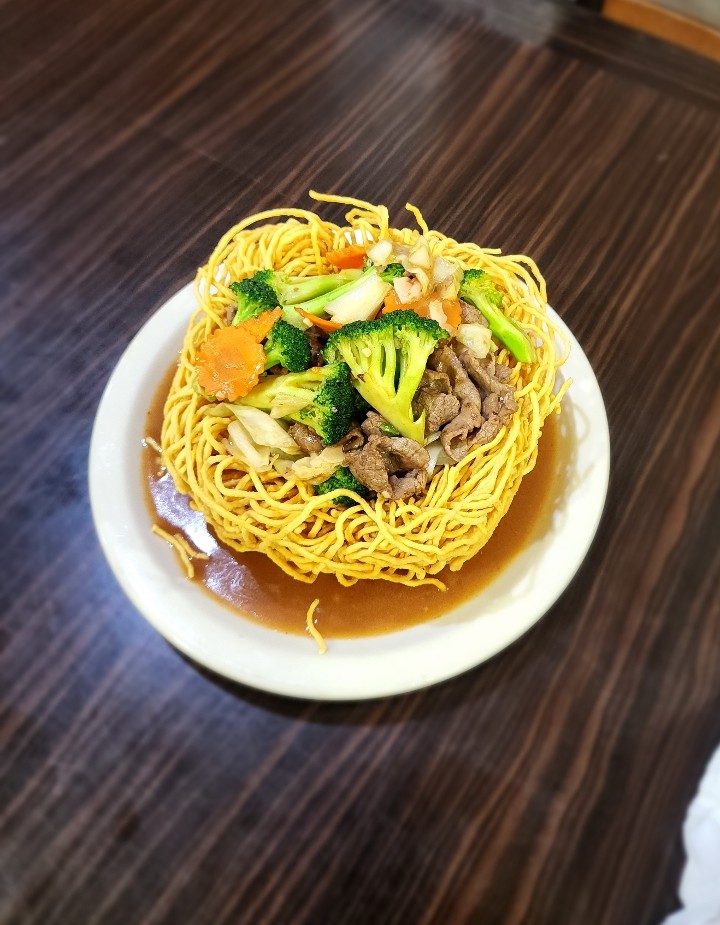 Crispy  Egg Noodles  w/Beef - Mi Xao Gion Bo