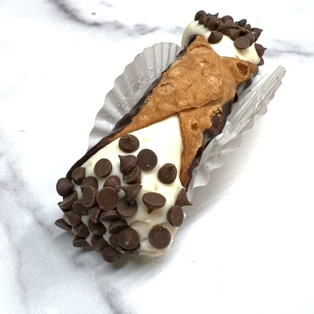 Cannoli (Chocolate Dipped Shell)