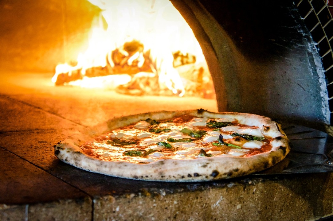 Bella Gusto Urban Pizzeria 1964 N Alma School Rd ste-1