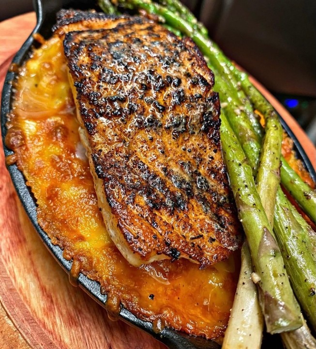 sizzling salmon/ Mac and cheese