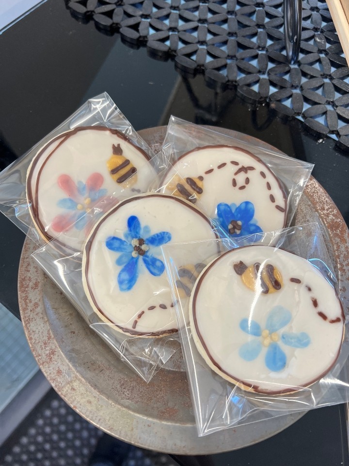 Decorated Cookies with natural colors (6)
