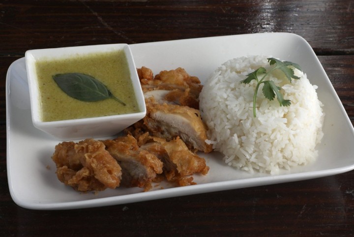 Crispy Chicken & Green Curry sauce