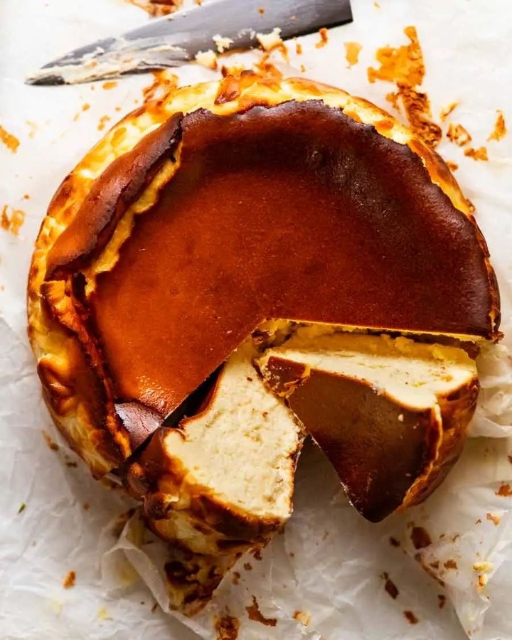Basque Cheesecake (San Sebastian Cheesecake)