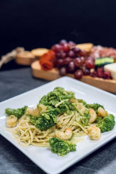 Family: Linguini Shrimp & Broccoli w/ garlic