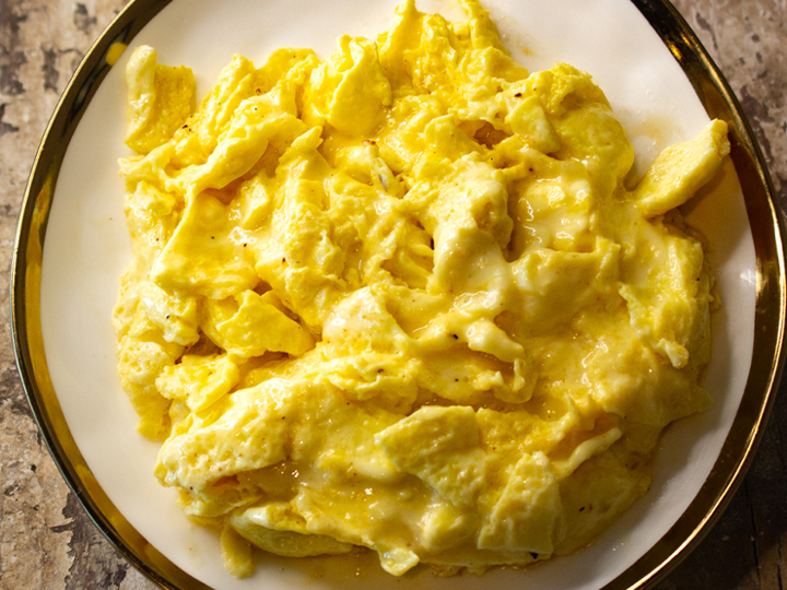 Scrambled Eggs w/ Cheese