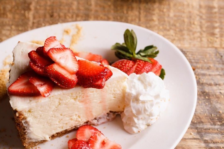 Cheesecake W/ Strawberries