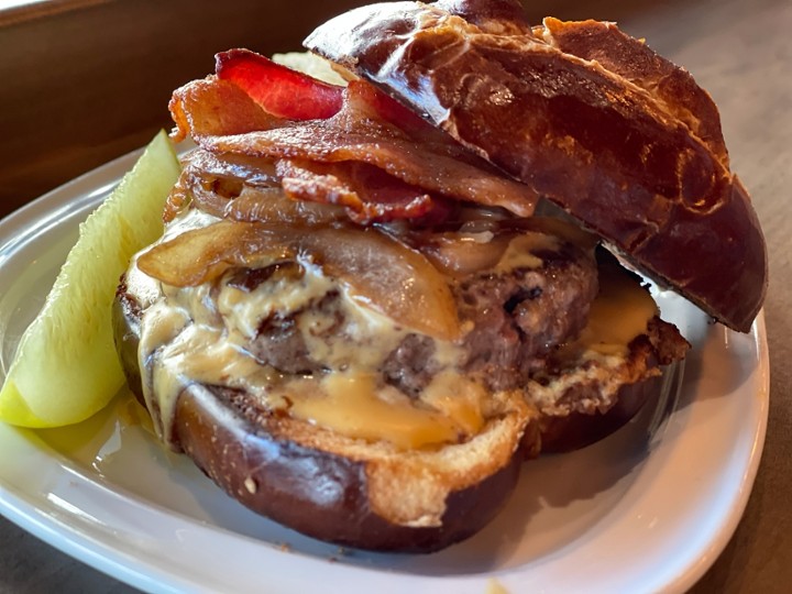 Pub Pretzel Burger