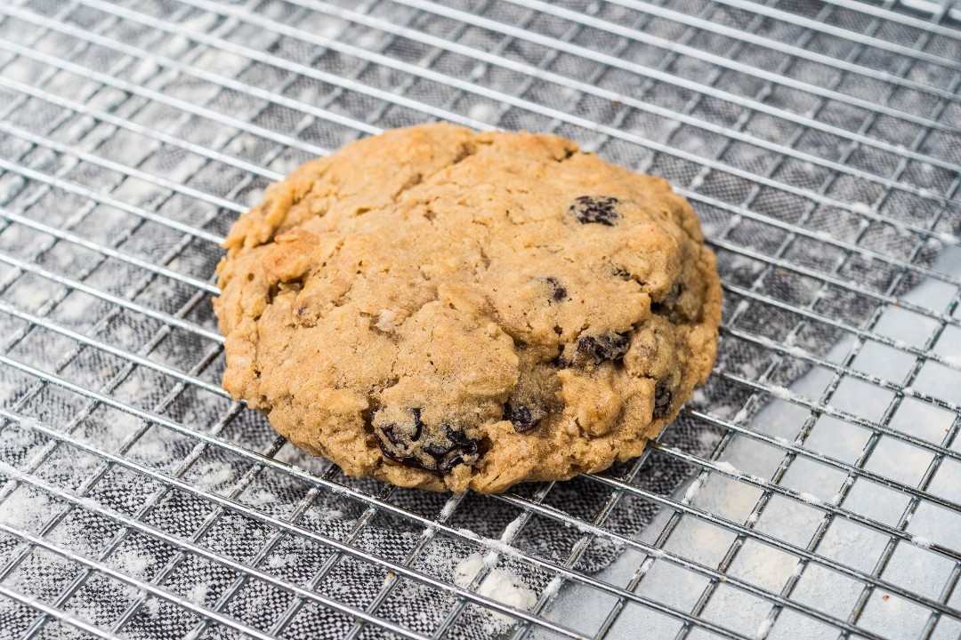 OATMEAL RAISIN COOKIE