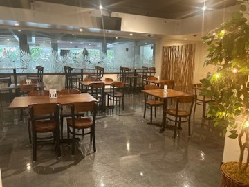 Ali'i Bar and Grill
