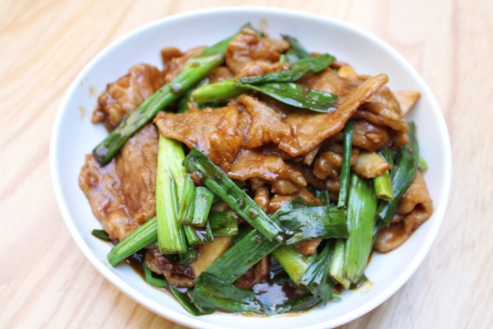 Sliced Beef with Scallion & Bamboo Shoots