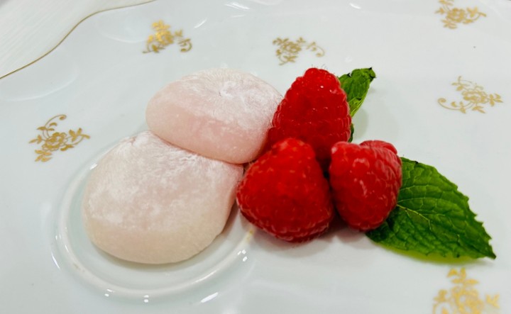 Japanese Sweets (strawberry soft filling)