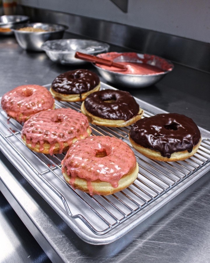 Oliboli Donuts 135 West First Street