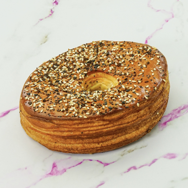 Crogel (Croissant Bagel)