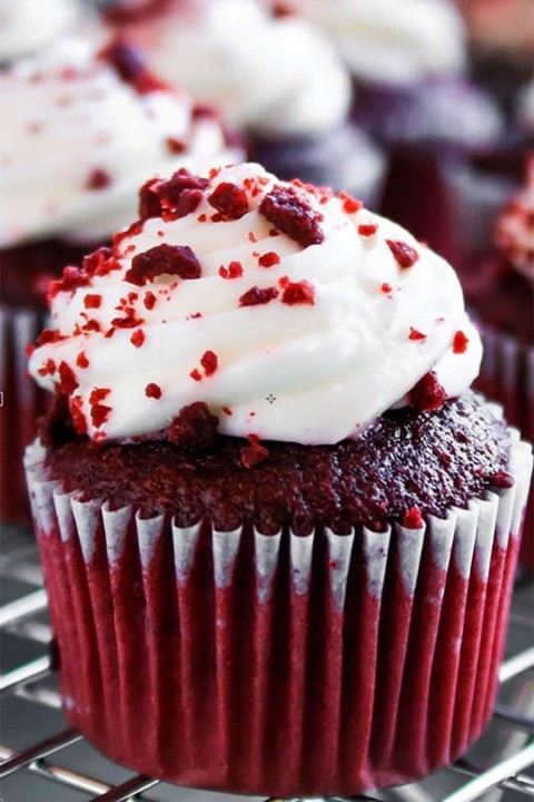 Red velvet cupcakes  without pecans