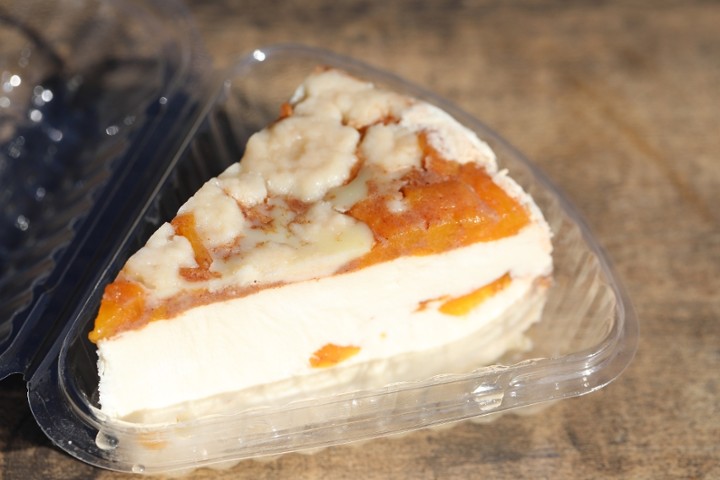 Peach Cobbler cheesecake