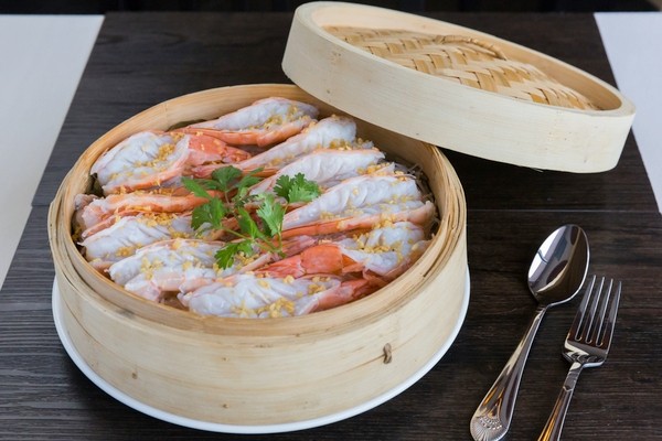 S16 蒜蓉粉丝蒸大蝦Steamed Jumbo Shrimp with Chopped Garlic and Vermicelli