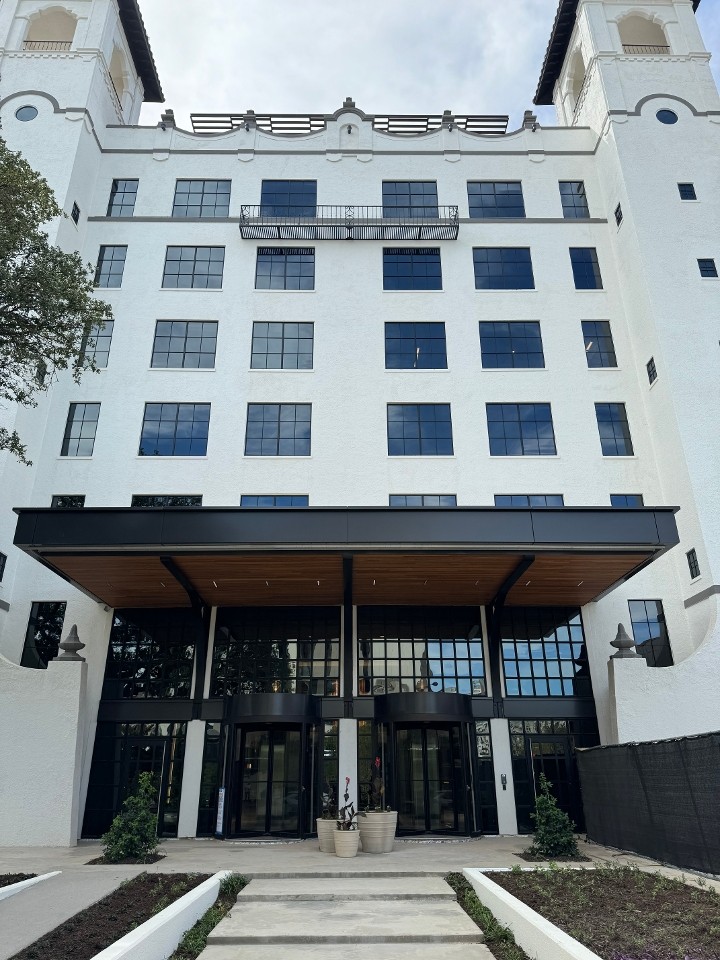 Maple Terrace Lounge 3001 Maple Ave Dallas, TX 75201