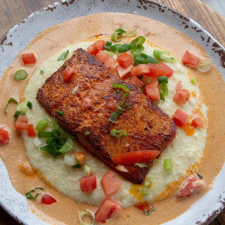 GRILLED SALMON & GRITS*