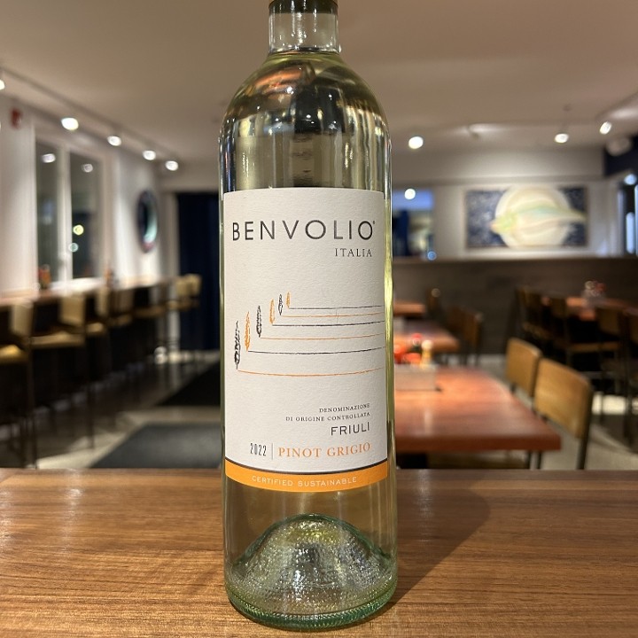 Pinot Grigio Benviolo Bottle