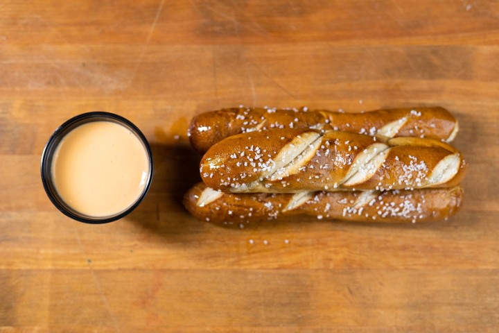 Pretzels and Beer Cheese Dip