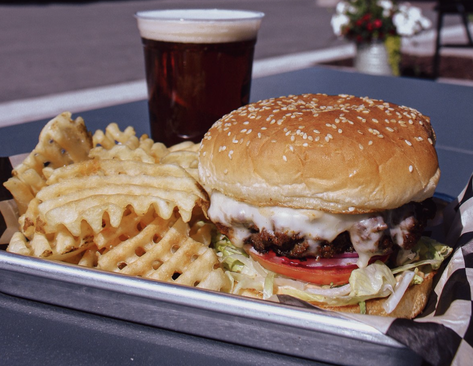 The Virginian Lodge - Billy's Burger & The Saloon