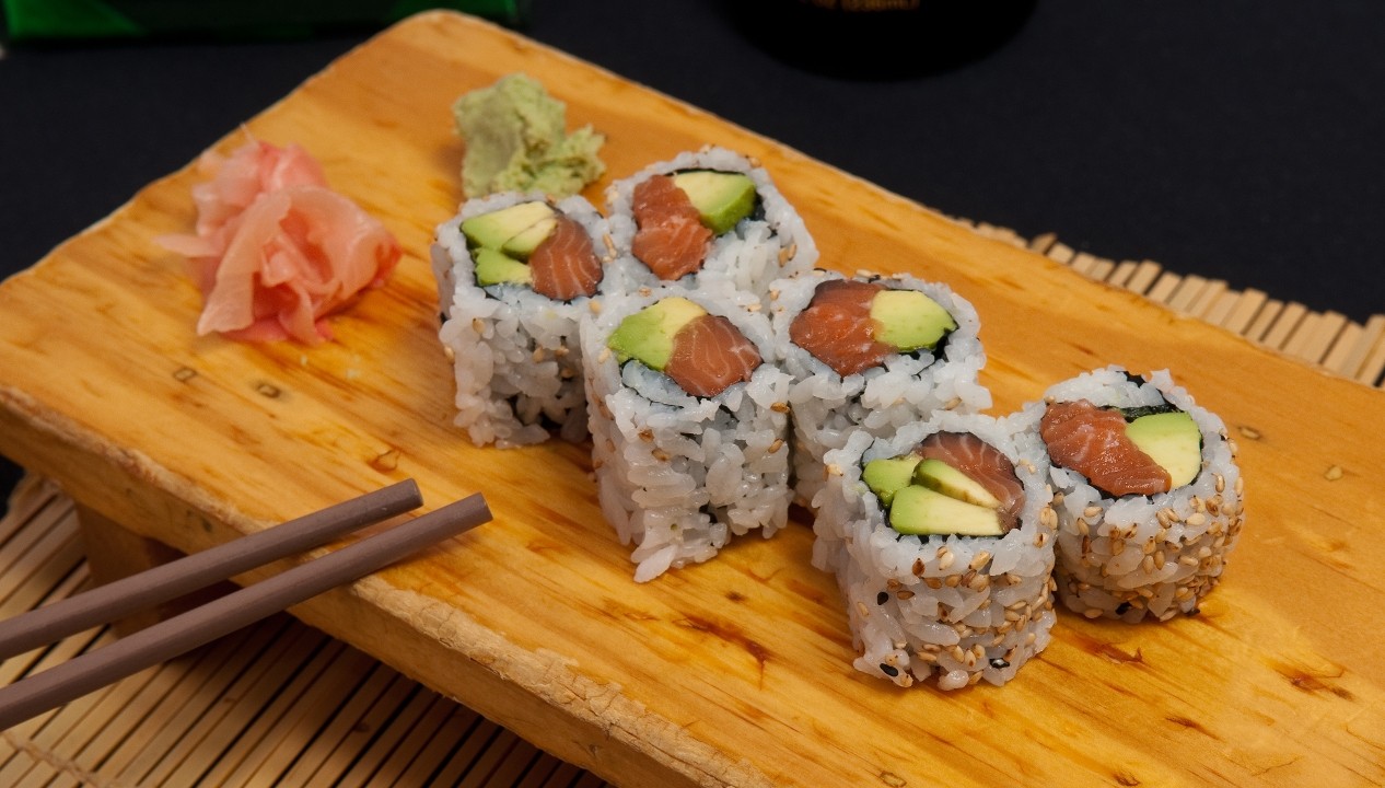 Salmon Avocado Roll/三文鱼牛油果卷
