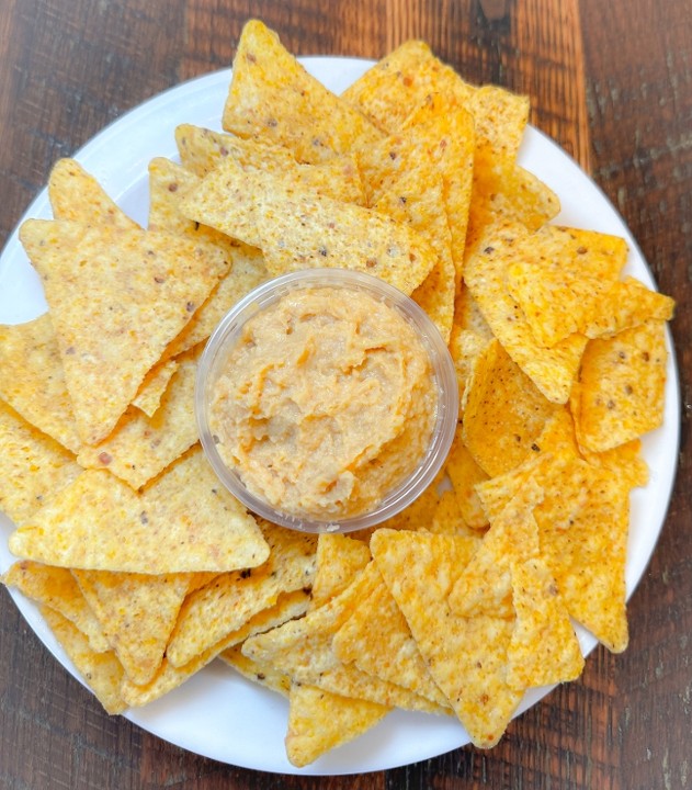 3oz Chips & Hummus