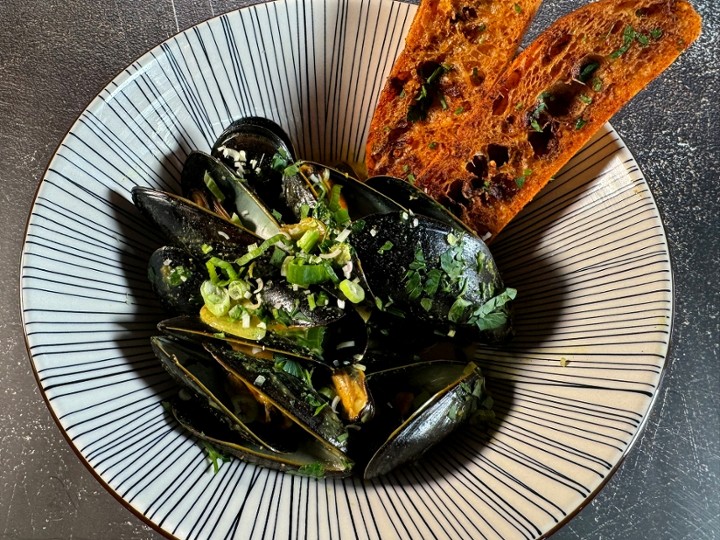 Thai Curry Mussels