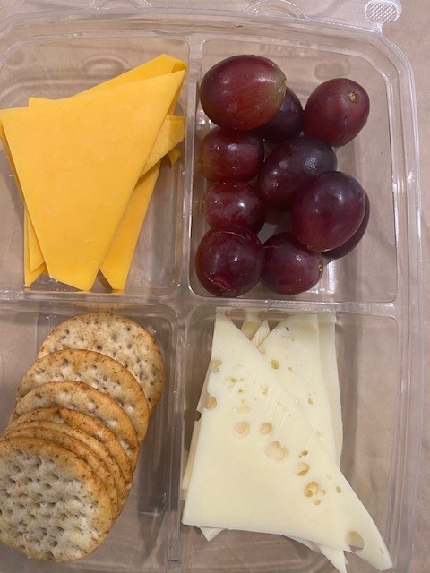 Cheese & Crackers Snack Pack