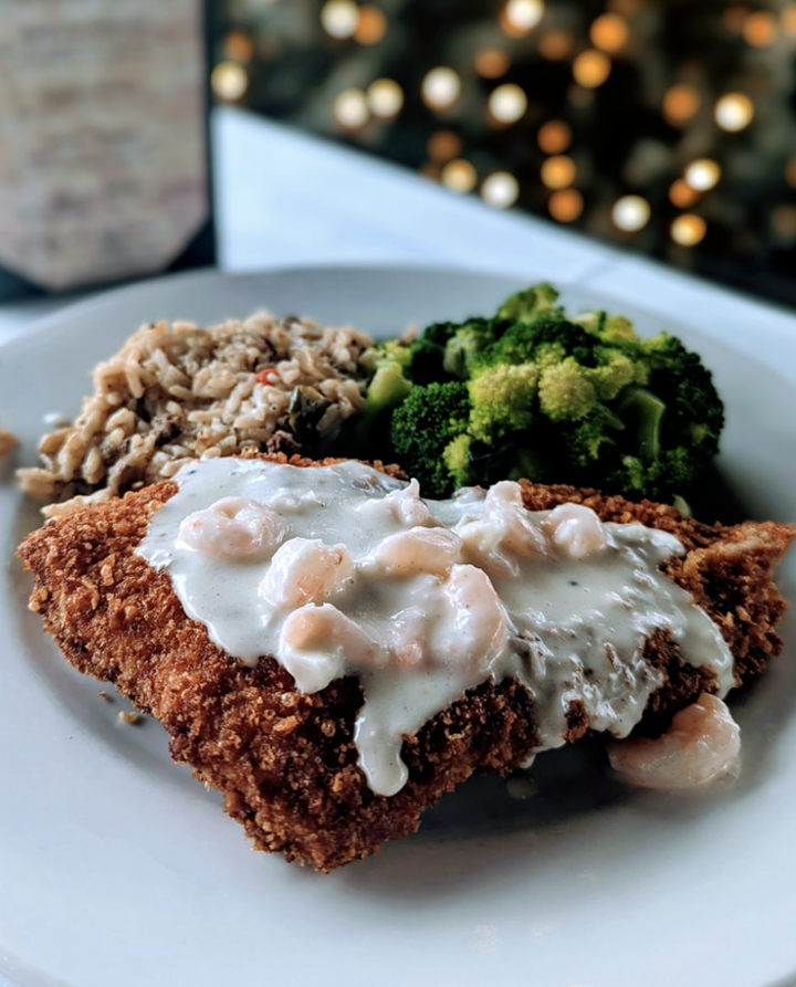 Selena's at Willow Lake Tavern