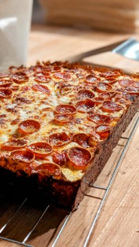 Postcard Pizza