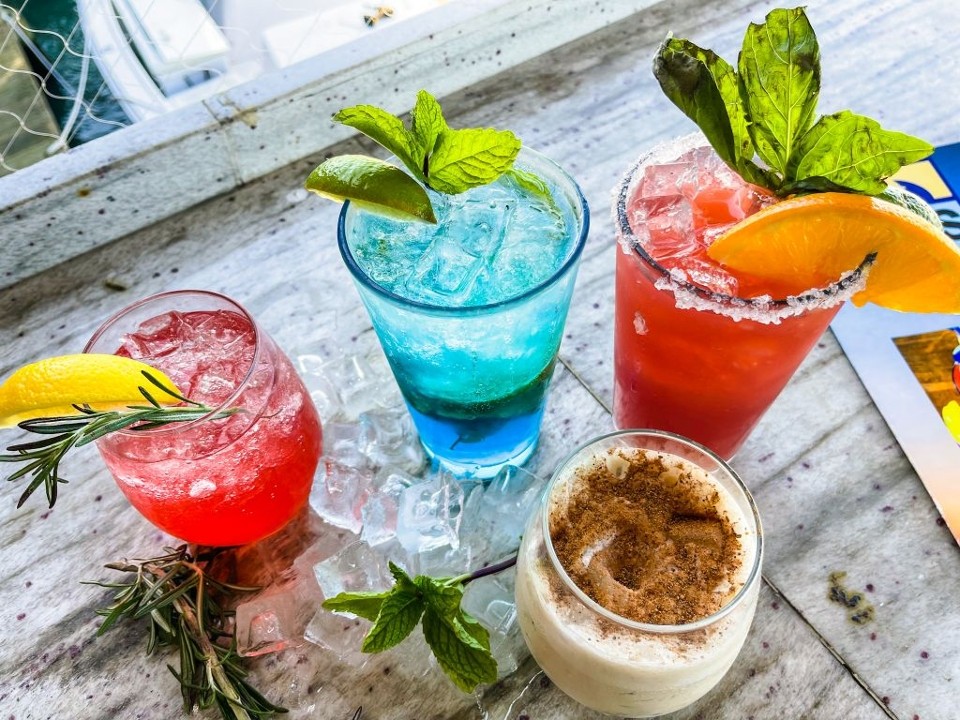 FINS Grill & Icehouse