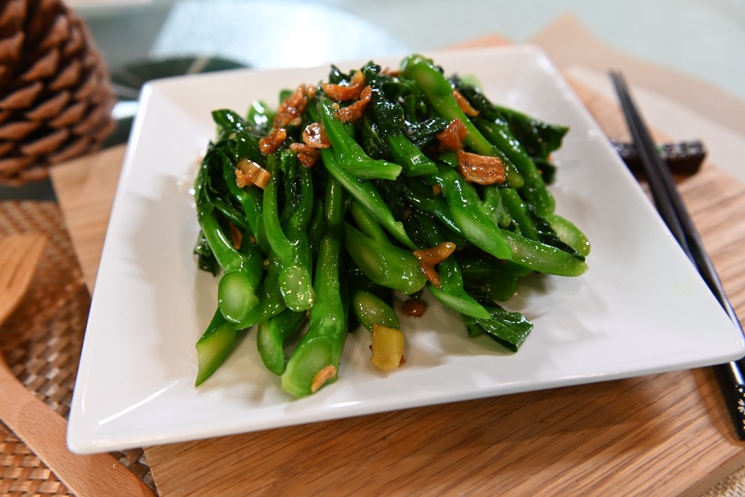 V1. Sauteed Chinese Broccoli w/ Dry Flounder Fish 大地魚芥蘭