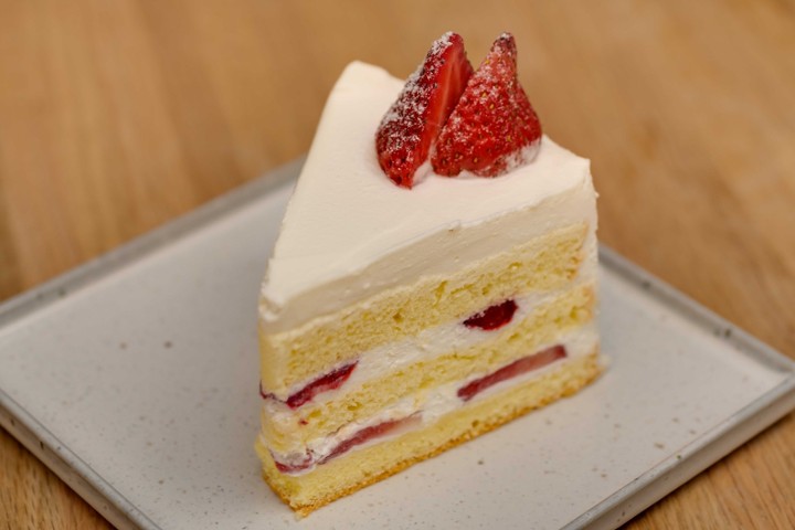 Strawberry Soft Cream Cake