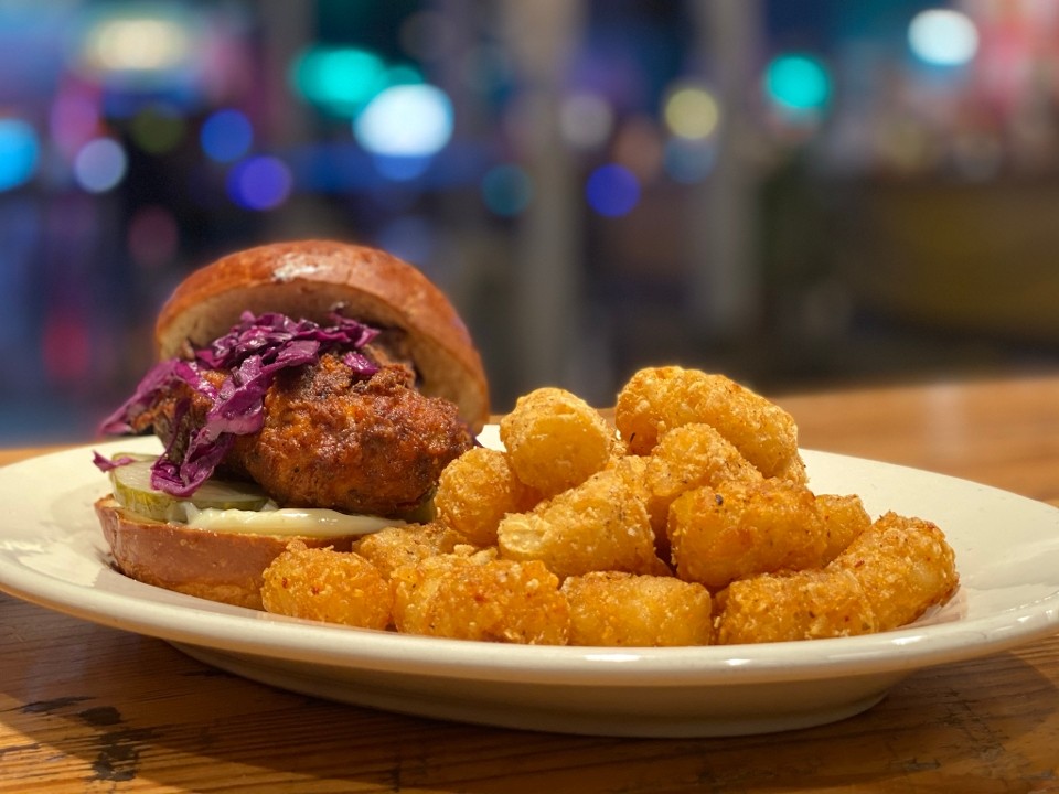 FRIED CHICKEN SANDO