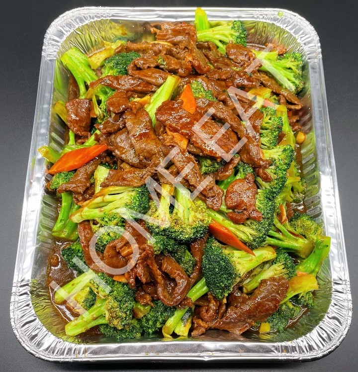 323. Large Beef Broccoli with Soy Sauce 芥蓝牛肉(大)