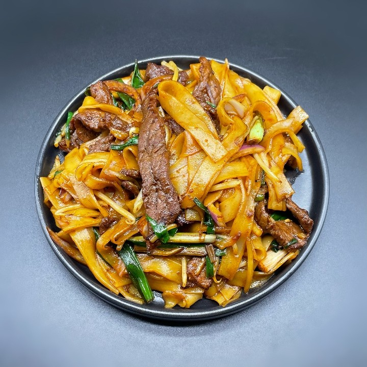 150. Chow Fun with Beef 干炒牛河