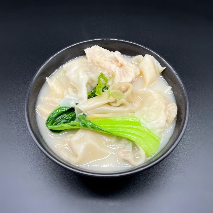 92. Chicken Won Ton Soup with Bamboo Shoots Bok Choy 鸡肉云吞汤